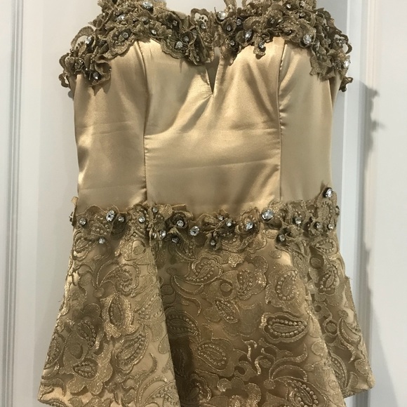 Gold Lace Peplum Gown Size 4 - Picture 3 of 10